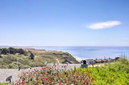 Oceanfront Irish Beach Sea Haven Home with Hot Tub - image 13