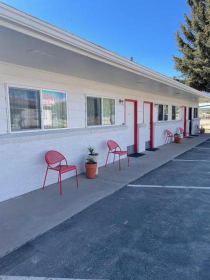 Mesa Verde Motel - image 1