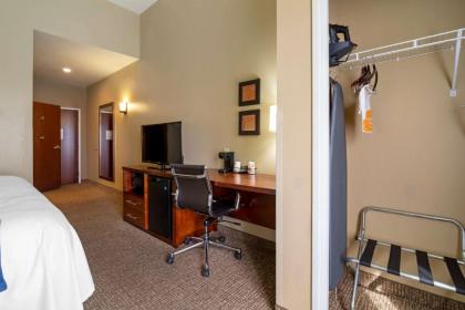 Comfort Inn & Suites Mandan - Bismarck - image 14