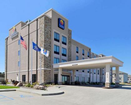 Comfort Inn & Suites Mandan - Bismarck - image 2