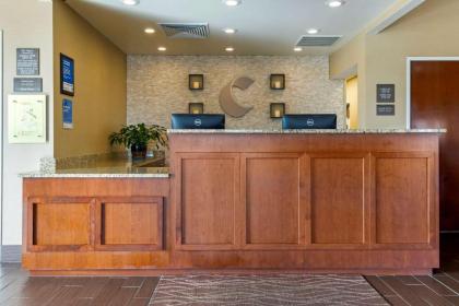 Comfort Inn & Suites Mandan - Bismarck - image 9