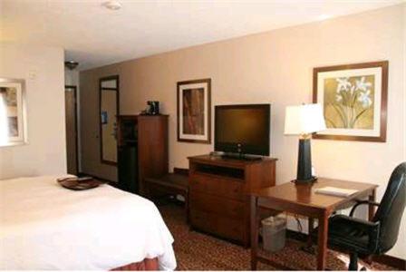 Hampton Inn Manhattan - image 6