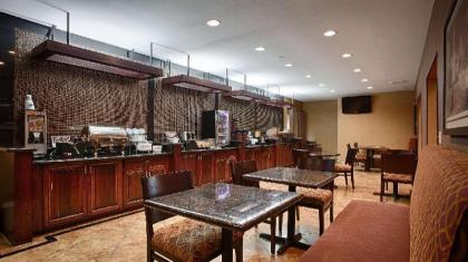 Best Western Manhattan Inn - image 15