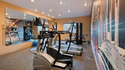 Best Western Manhattan Inn - image 9