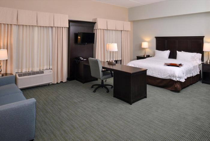 Hampton Inn & Suites Mount Joy/Lancaster West Pa - image 2