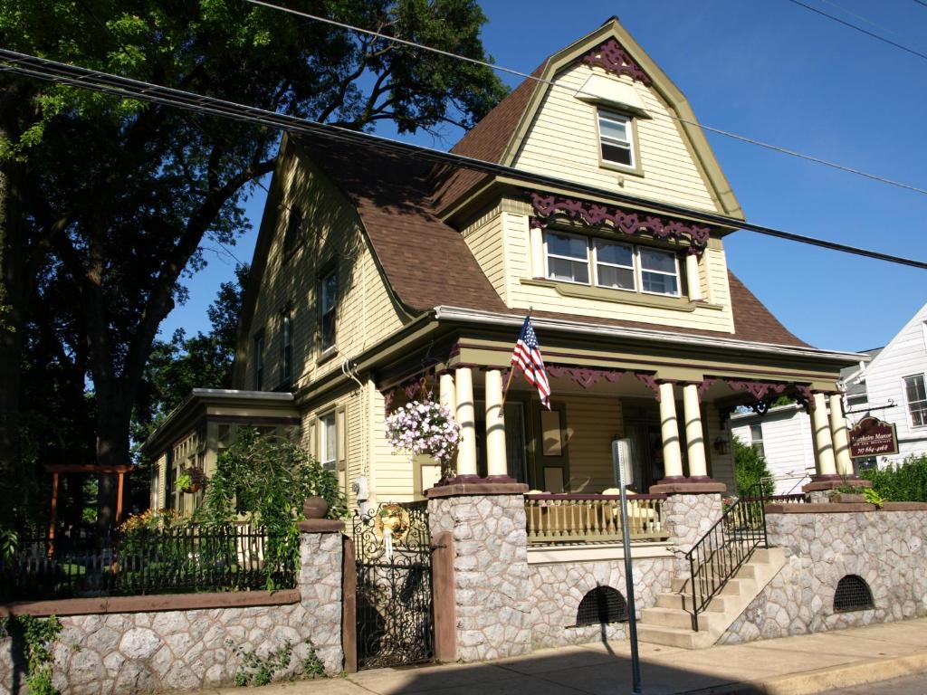 Manheim Manor Bed & Breakfast - main image