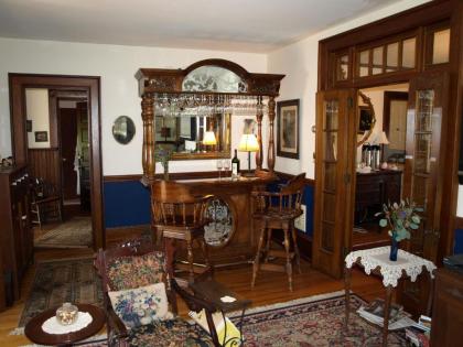 Manheim Manor Bed & Breakfast - image 11