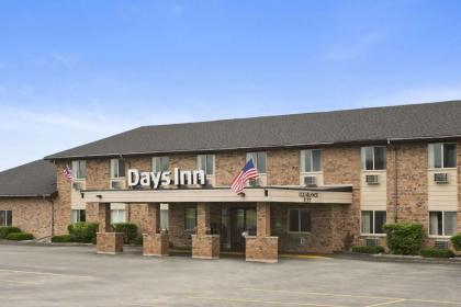 Days Inn by Wyndham Manistee - image 10