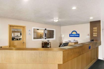 Days Inn by Wyndham Manistee - image 9