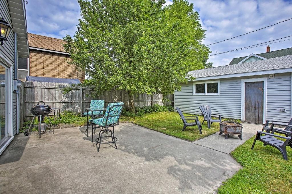 Manistee Home with Fire Pit about 1 Mile to Beach! - image 3