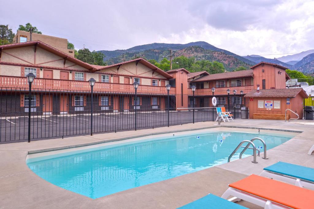 Villa Motel at Manitou Springs - image 4