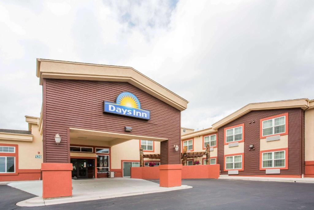 Days Inn by Wyndham Manitou Springs - main image