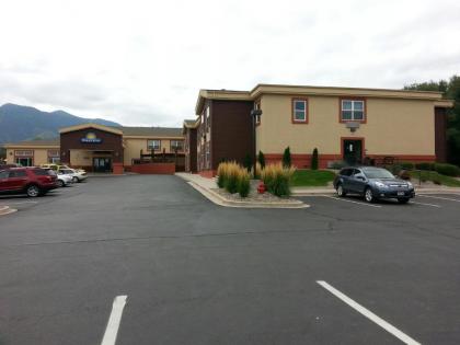 Days Inn by Wyndham Manitou Springs - image 5