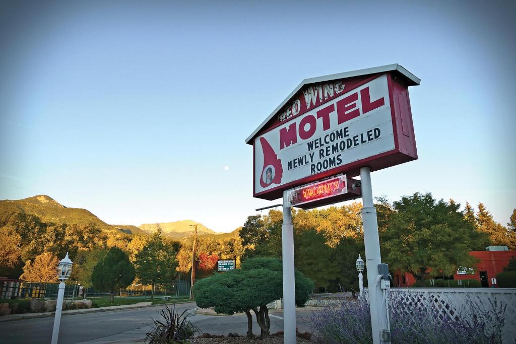 Red Wing Motel - image 4