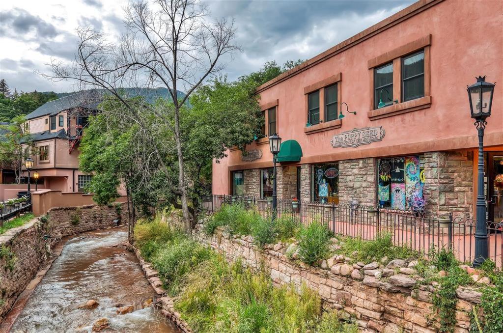 Downtown Manitou Springs Home Tranquil Creek View - image 7