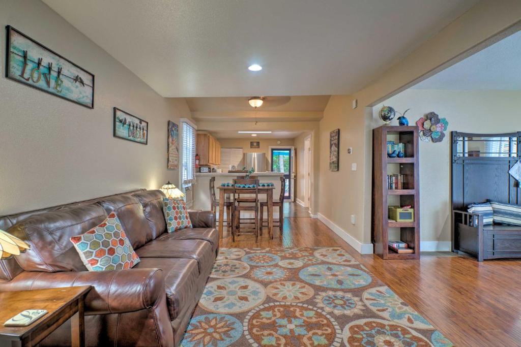 Creekside Home with Patio Walk to Manitou Incline! - image 7