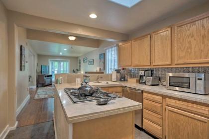 Creekside Home with Patio Walk to Manitou Incline! - image 8