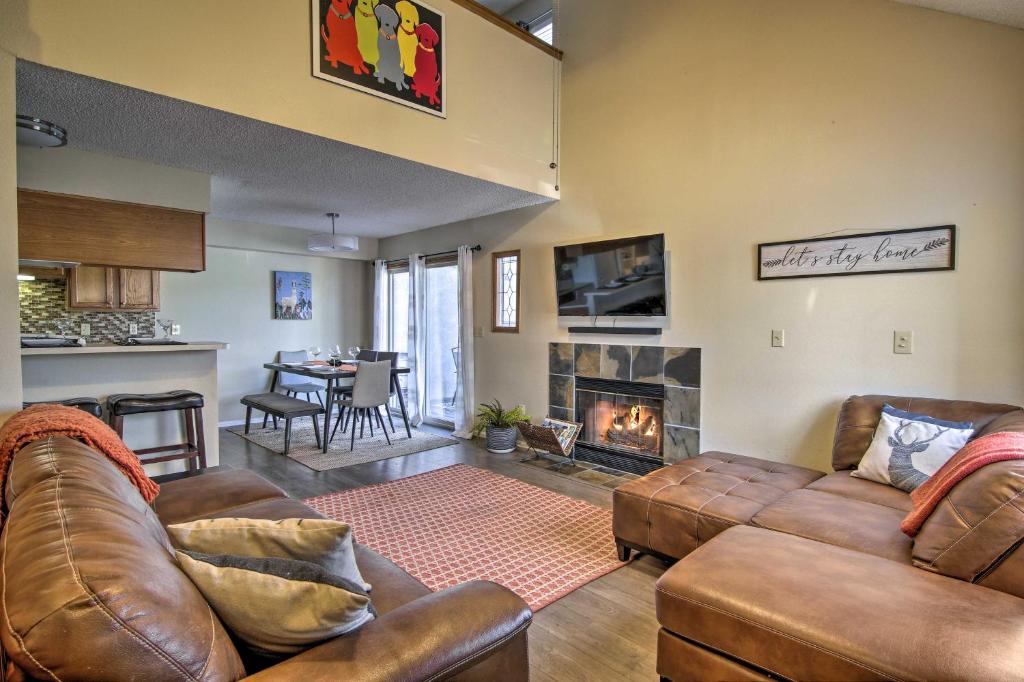 Manitou Springs Condo with Hammock and Mtn Views! - image 4