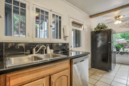 2BR Manitou Get Away Close To Everything! - image 11