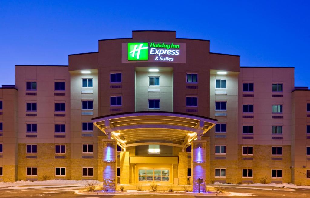 Holiday Inn Express Hotel & Suites Mankato East an IHG Hotel - main image