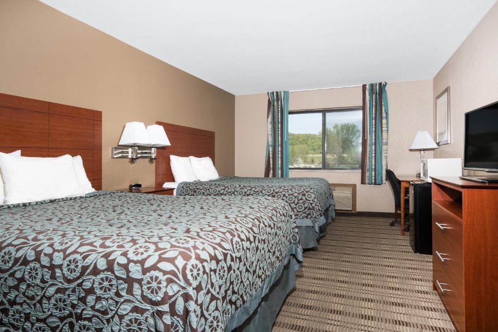 Days Inn by Wyndham Mankato - image 2