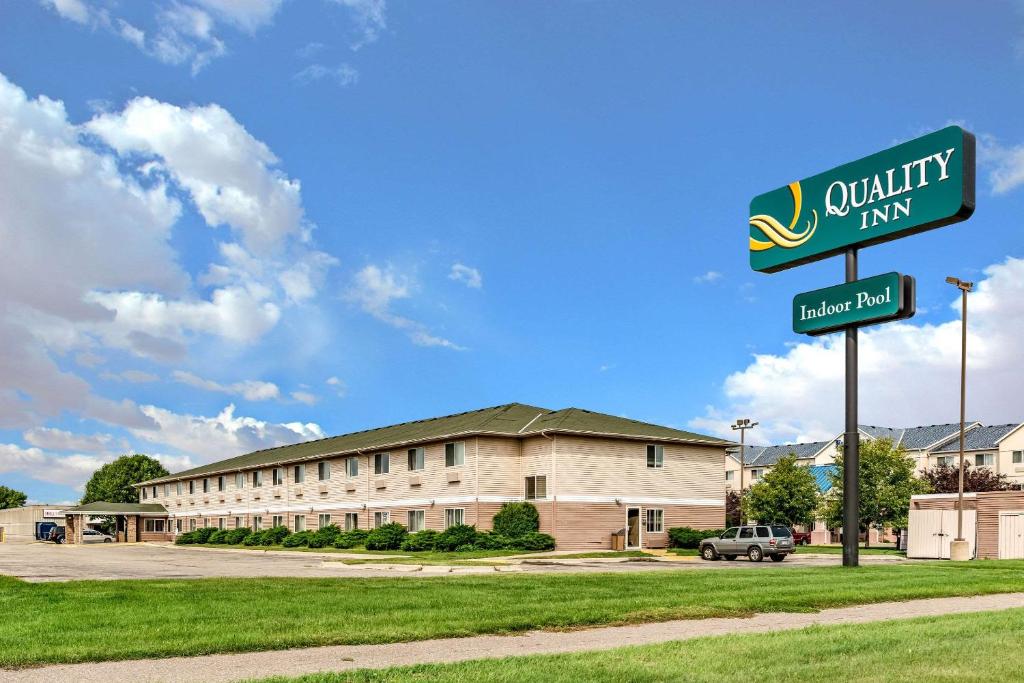 Quality Inn & Suites - main image