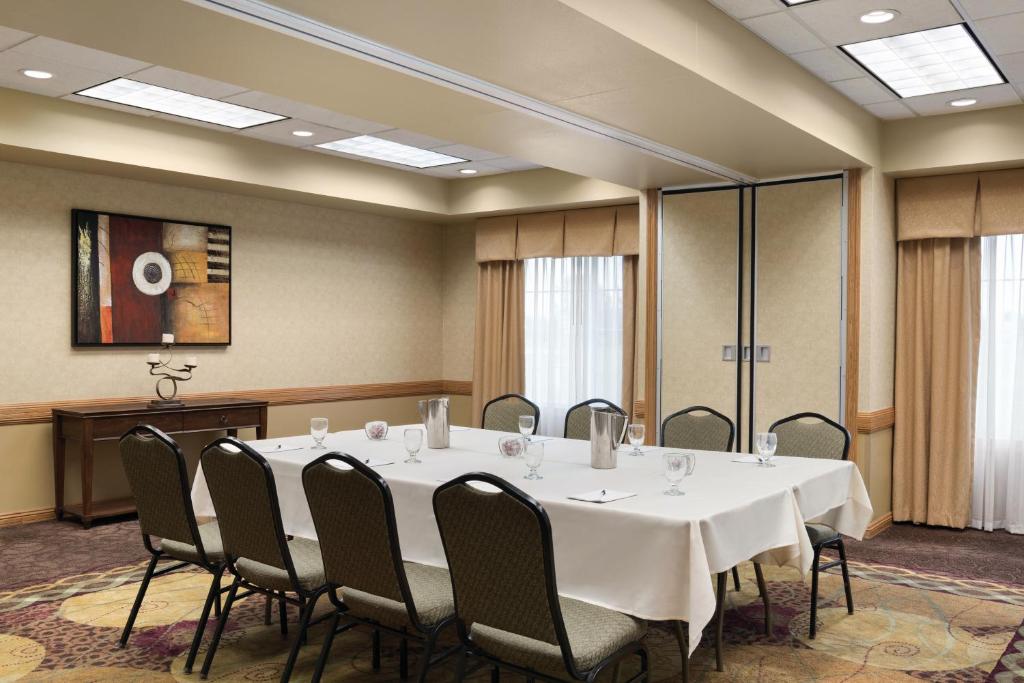 Country Inn & Suites by Radisson Mankato Hotel and Conference Center MN - image 5