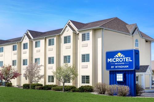 Microtel Inn & Suites By Wyndham Mankato - main image