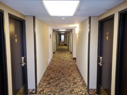 Coratel Inn & Suites Mankato - image 3