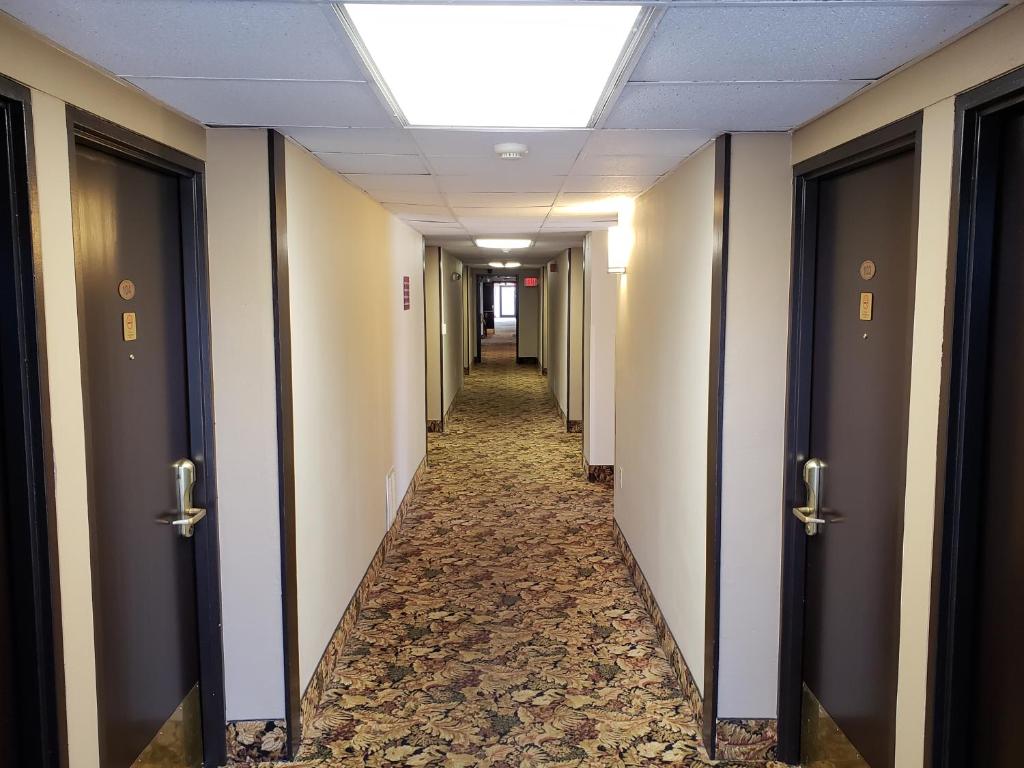 Coratel Inn & Suites Mankato - image 3