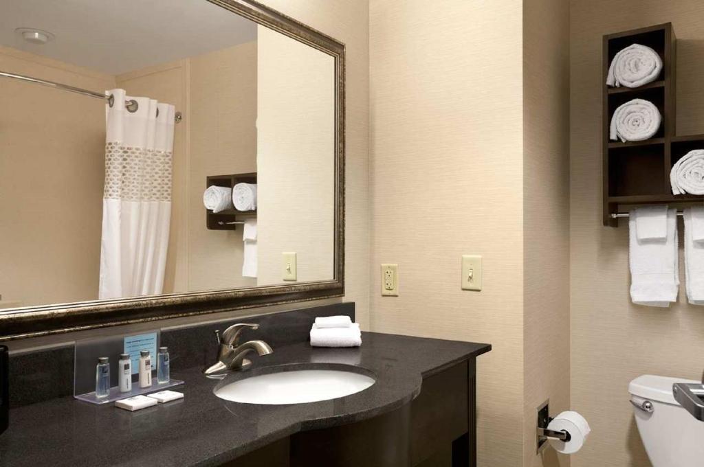 Hampton Inn & Suites - Mansfield - image 2