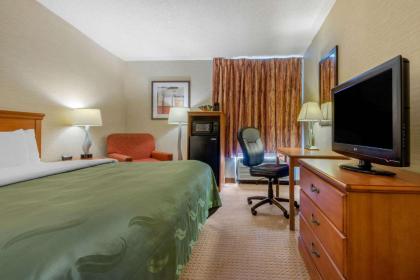 Quality Inn & Suites - image 10