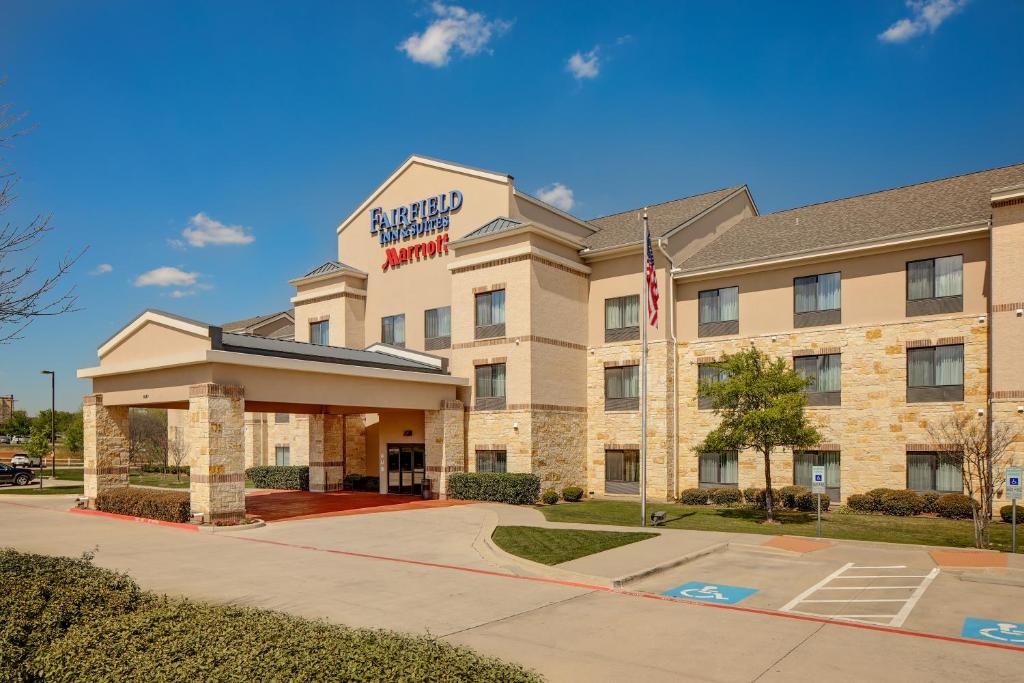 Fairfield Inn and Suites by Marriott Dallas Mansfield - main image