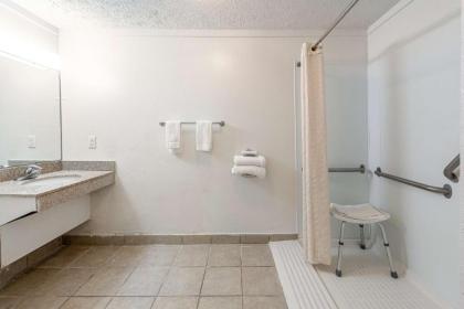 Motel 6-Mansfield OH - image 2