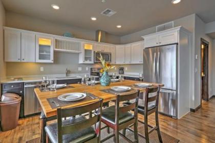 Manson Condo with Pool Access - Near Marina and Town! - image 2