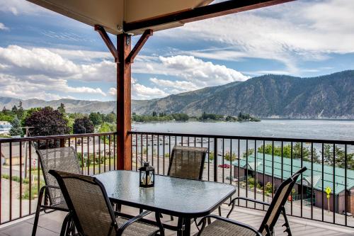 Breezy Lake Chelan Condo with Pool and Hot Tub Access! - main image