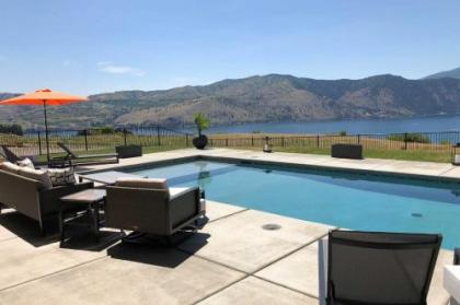 Lavish Lake Chelan Escape with Pool and Panoramic Views Washington