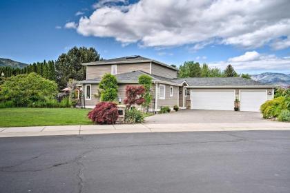 Lake Chelan Home Less Than 100 Yards to the Water! - image 15