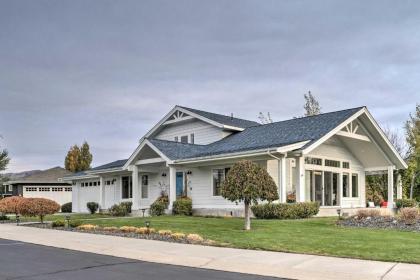 Family Home on Lake Chelan with Mtn and Lake View - image 4