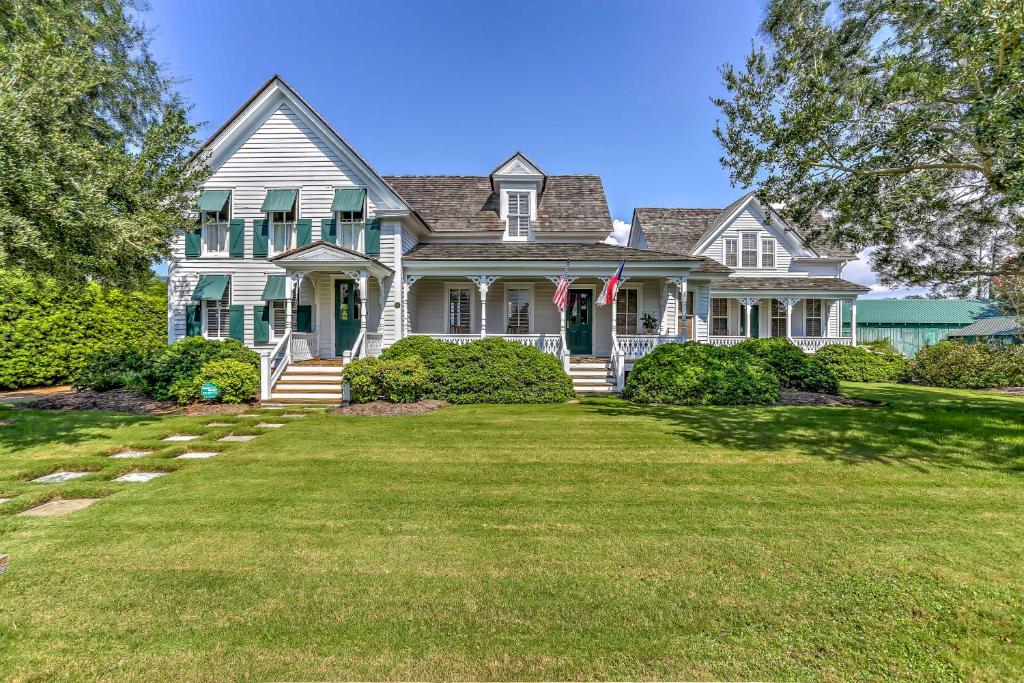 Historic Manteo House on Roanoke Sound with Dock! - image 5