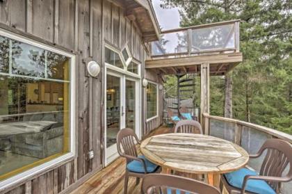 Large Manzanita House with 3 Balconies and Ocean Views - image 5