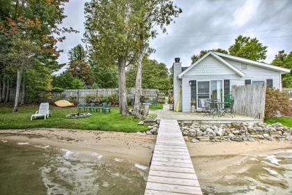 Charming Nautical Cottage on Little Traverse Lake!