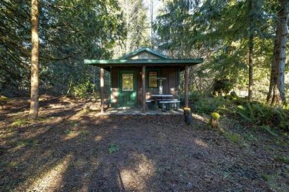 72MF - Rustic - Pets Ok - Sleeps 2 cabin