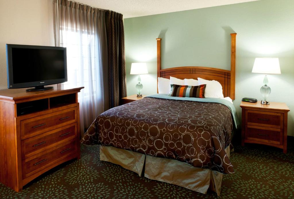 Staybridge Suites Minneapolis-Maple Grove an IHG Hotel - image 4