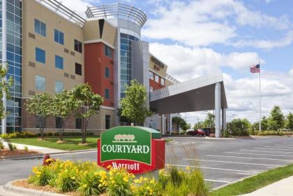 Courtyard Minneapolis Maple Grove Arbor Lakes - image 5