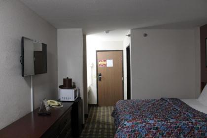 Asteria Inn and Suites Maple Grove - image 13