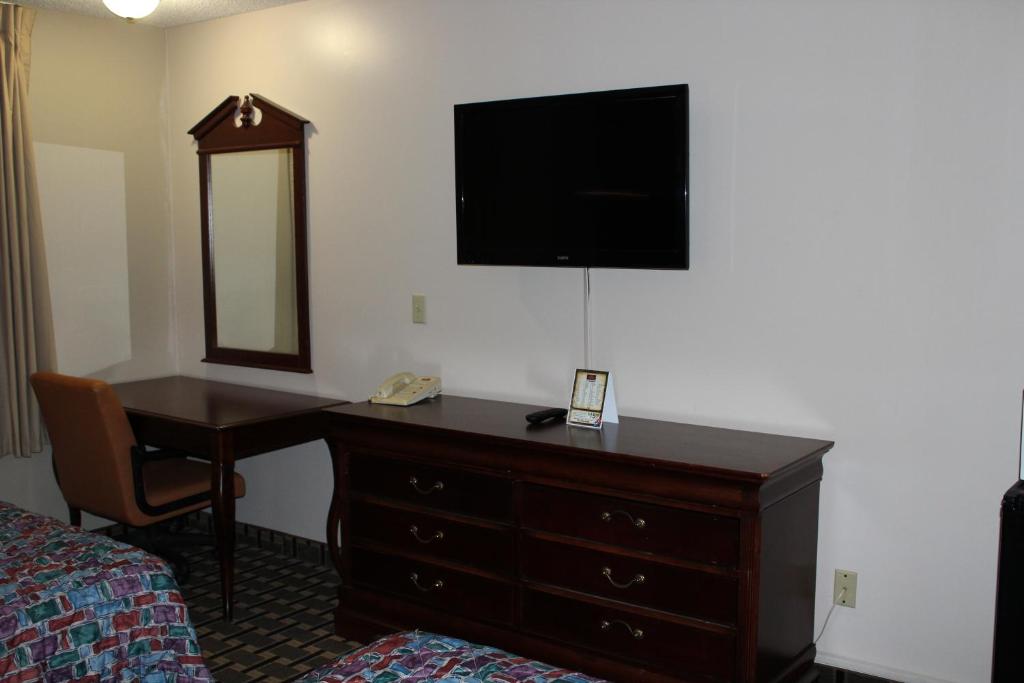 Asteria Inn and Suites Maple Grove - image 5