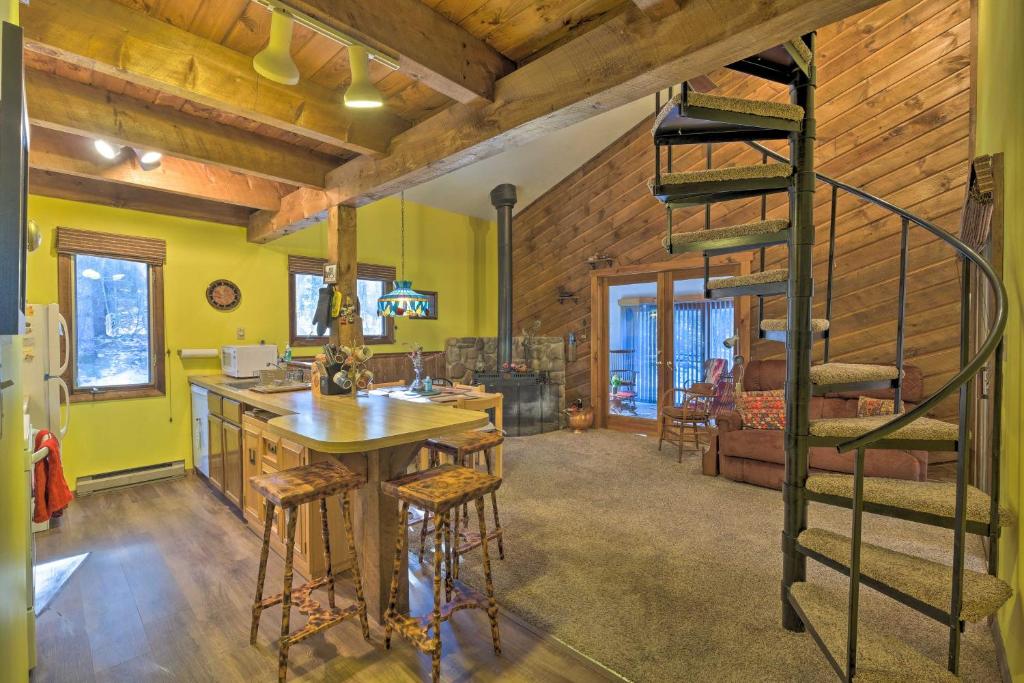 Pet-Friendly Windham Cabin with 2 Decks and Fire Pit! - main image