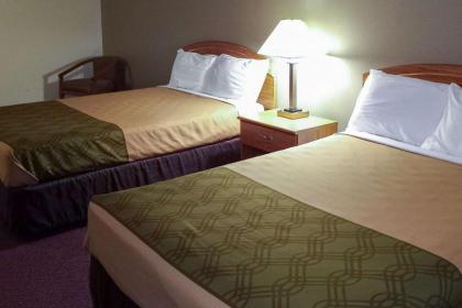 Econo Lodge - image 9