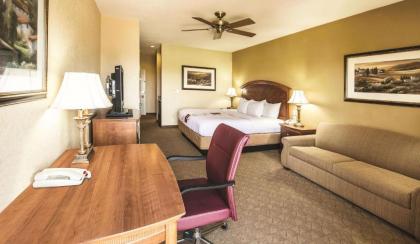 La Quinta by Wyndham Marble Falls - image 3